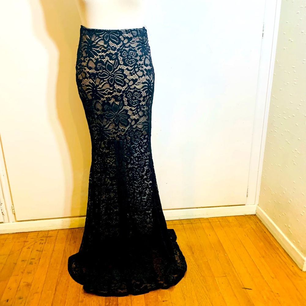 Privy Blacl Lace Maxi Skirt